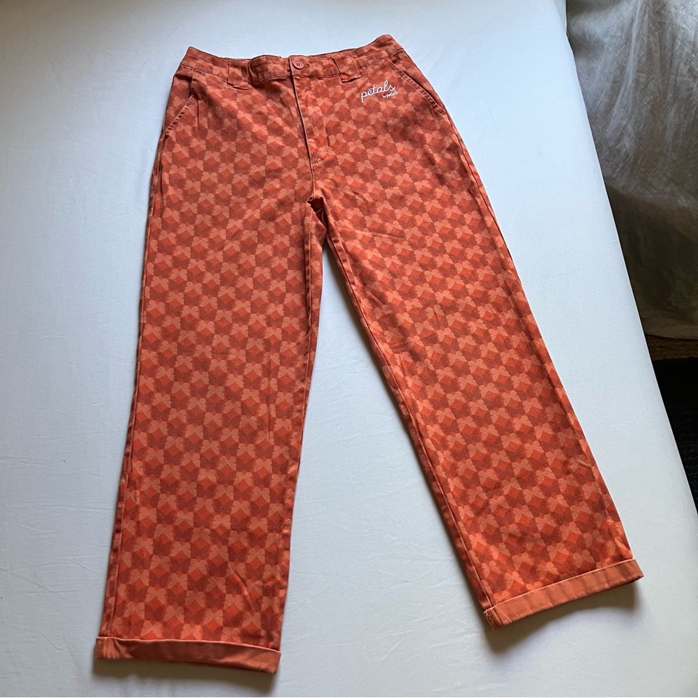 PETALS AND PEACOCKS orange‎ butterfly print logo embroidered straight leg pants